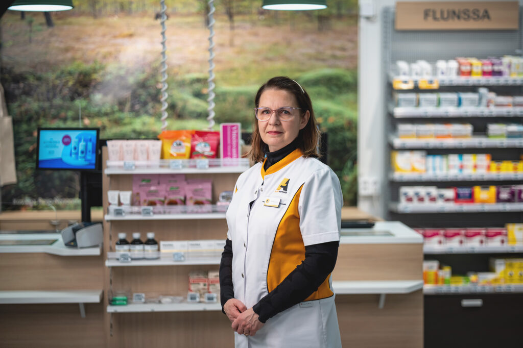 Apteekkari Tiina Oksman